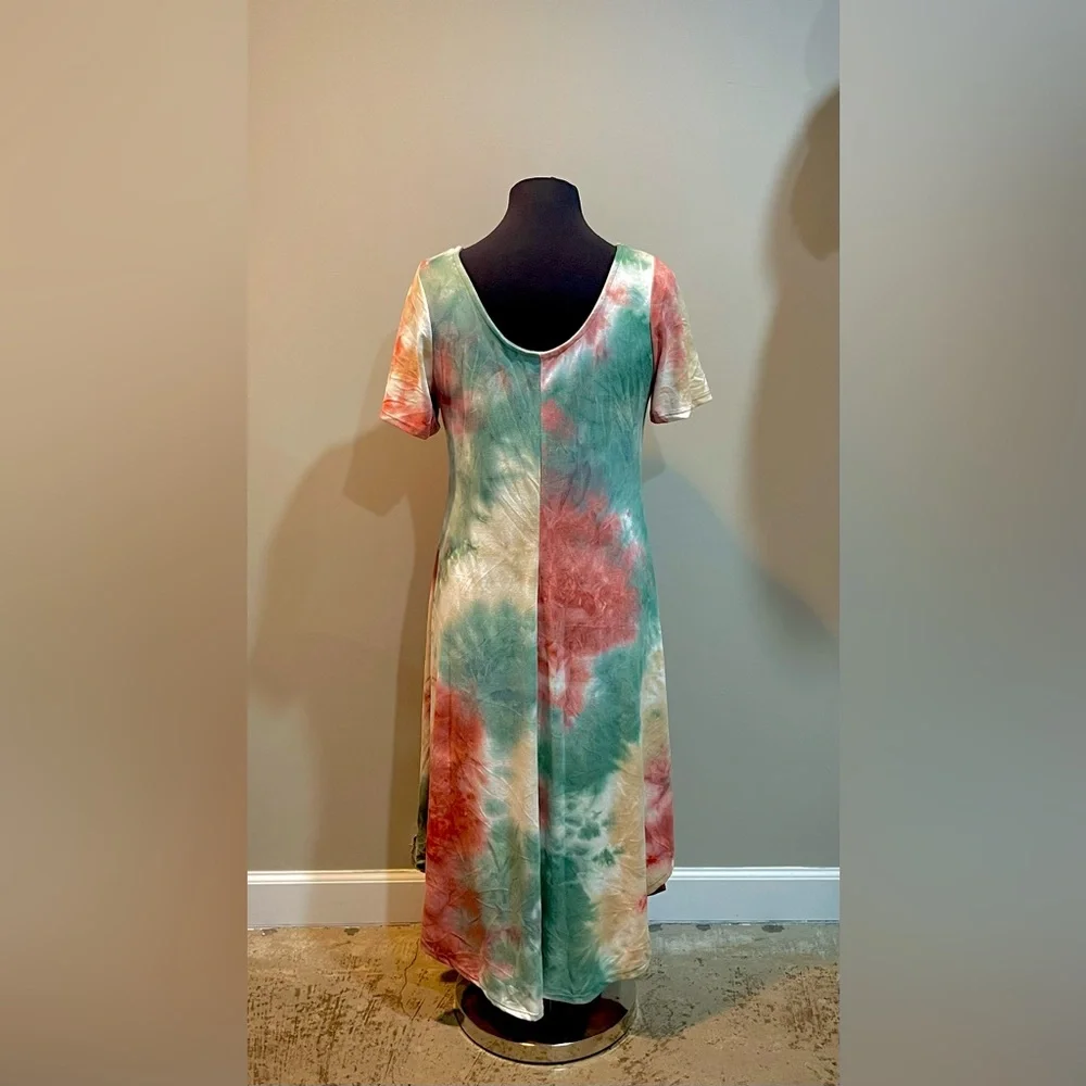 Emerald Brand: Tie Dye Green/Red/Cream Comfortable Maxi Dress Short Sleve - Picture 3 of 4